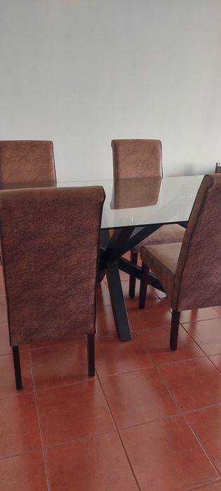 Cadeiras novas elegantes e de qualidade