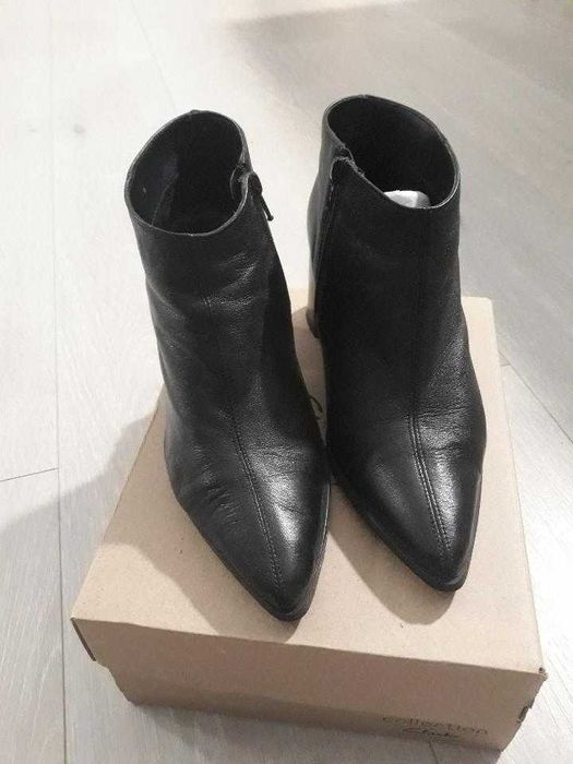 Skórzane nieocieplane botki marki Lasocki