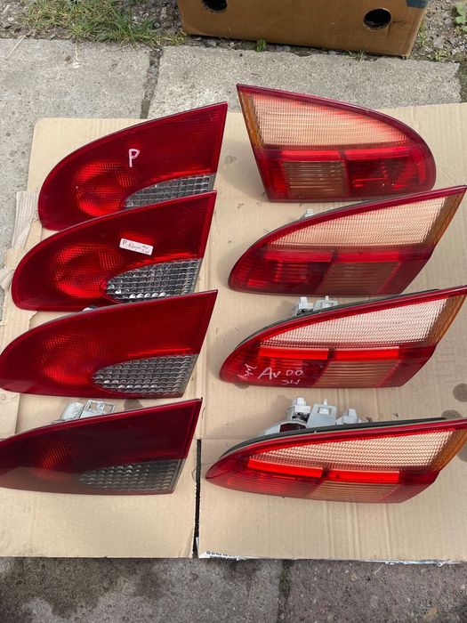 LAMPY TYŁ TOYOTA AVENSIS T22 KOMBI 1997-2003