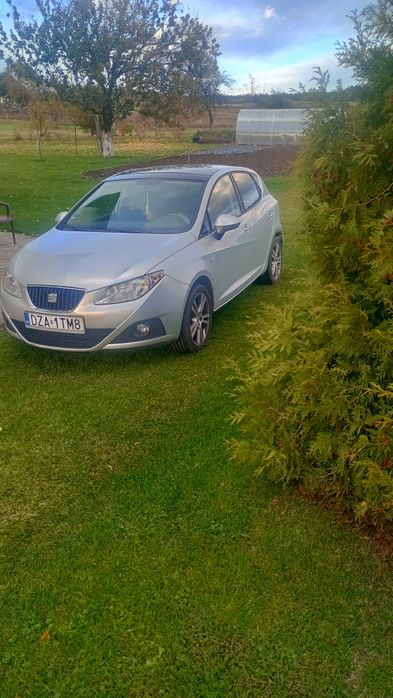 Witam sprzedam seata Ibizę.