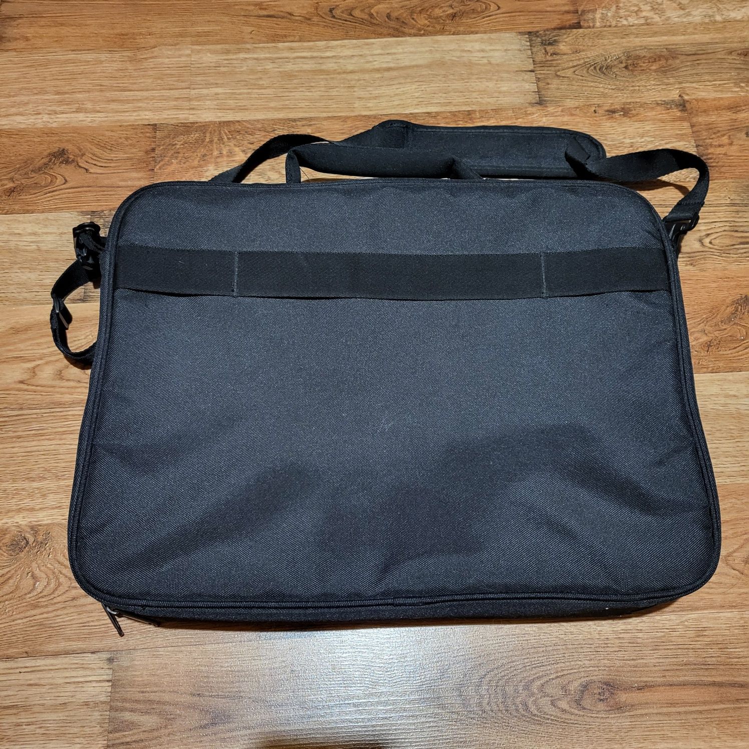 Сумка для ноутбука CASE LOGIC Advantage Clamshell Bag 17"  Black