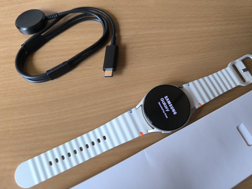 Smartwatch Galaxy 7 biały 40mm
