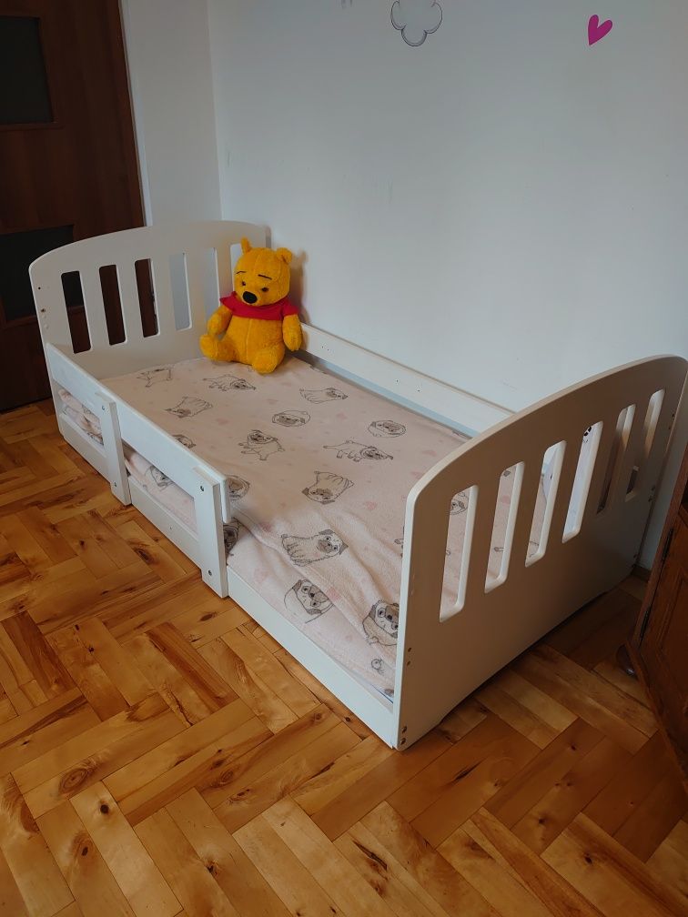 Łóżko dla dziecka plus materac