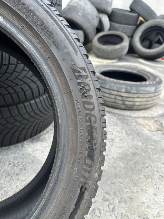 235/45/18 шины зима как новые Brigestone 21-23 год протектор 7 мм