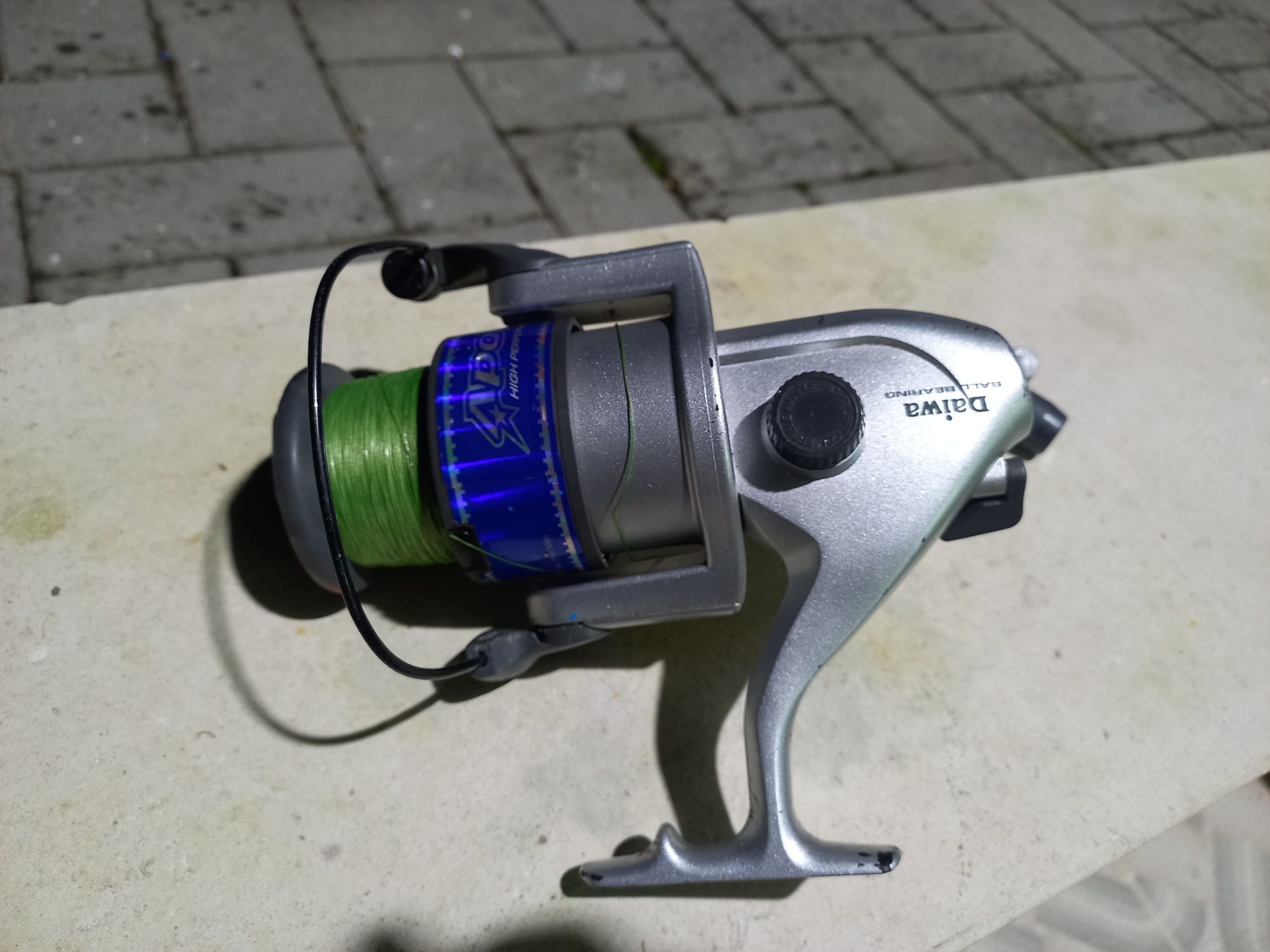 Carreto usado mas um bom estado daiwa pollo 5000