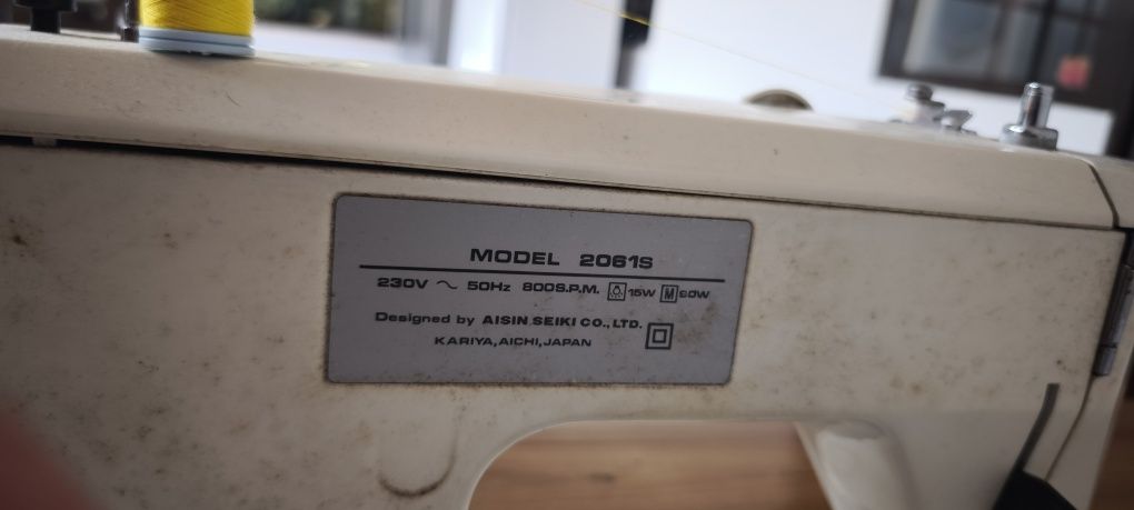Máquina custura Toyota