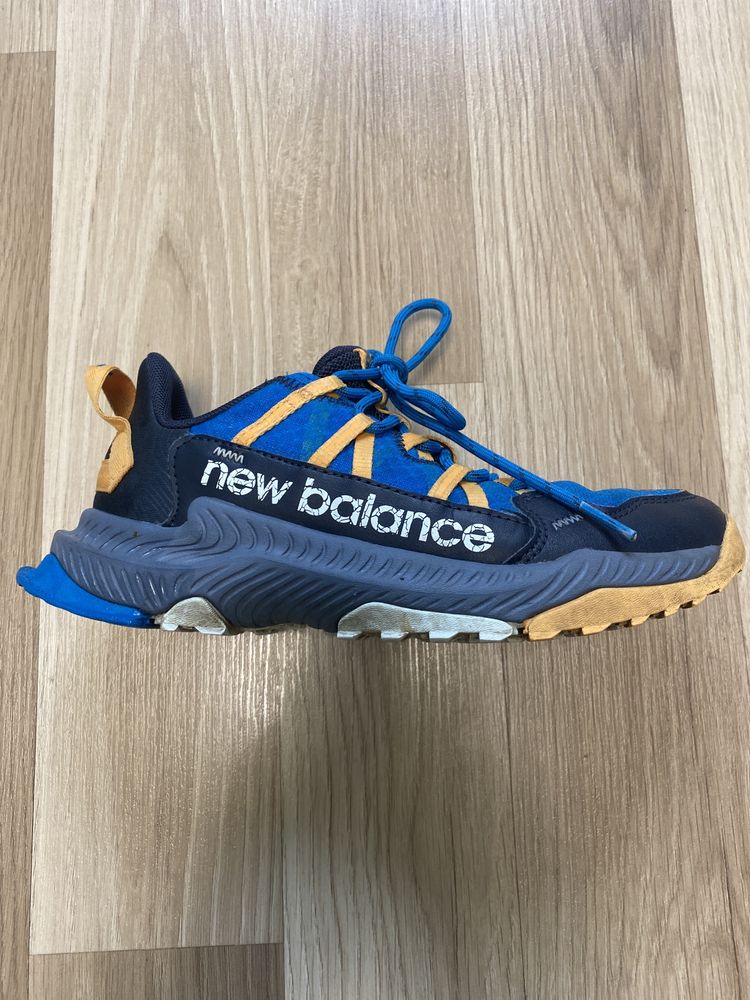 Продам кросівки дитячі,від бренду NEW BALANCE