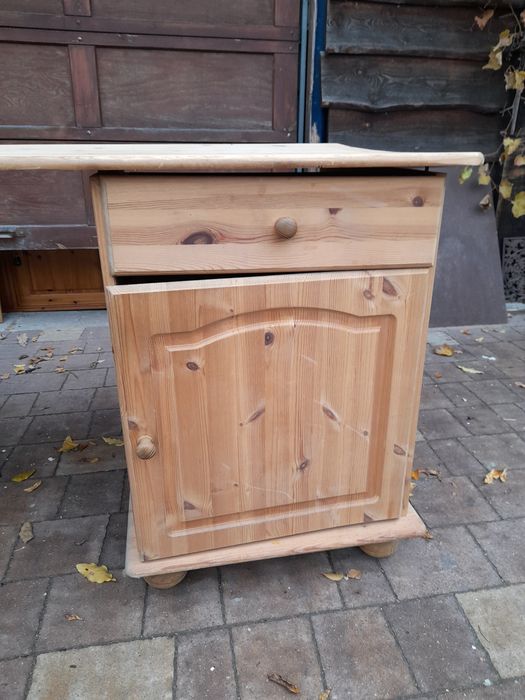 Sosnowe biurko drewniane, lite drewno, nielakierowane