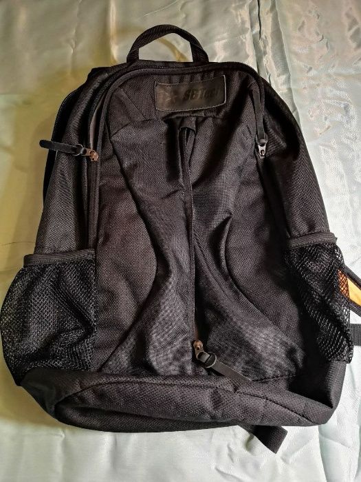 Рюкзак чорний з оранжевим