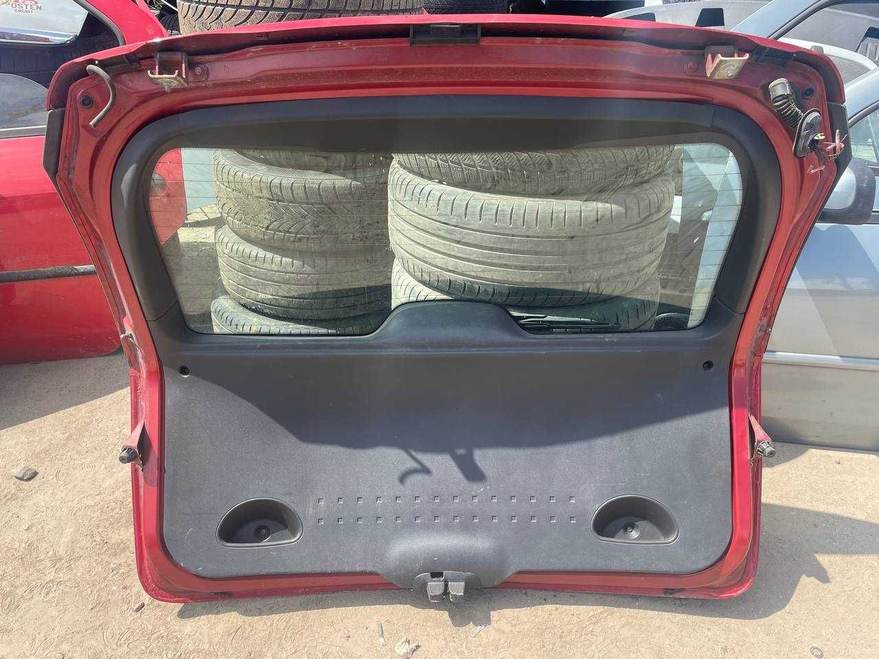 Кришка багажника Рено Меган 2 комбі, комплектна