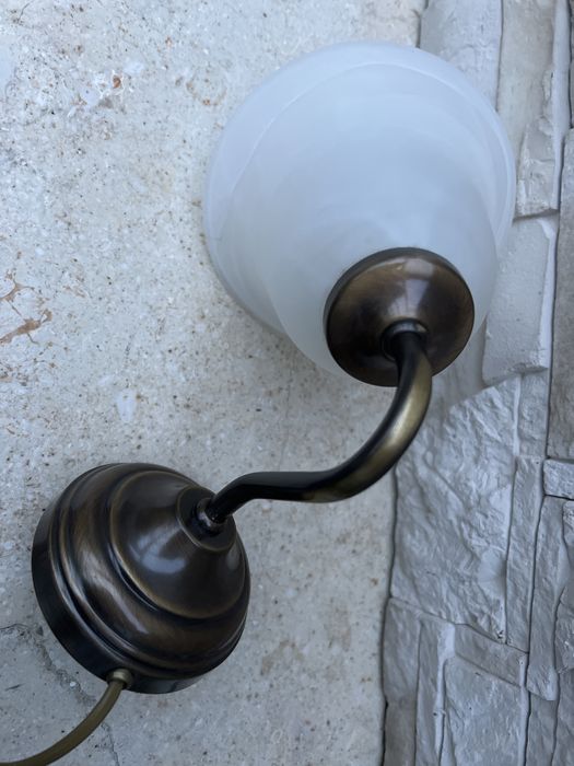 Mały i zgrabny Kinkiet z metalu, mosiądzu i szkła