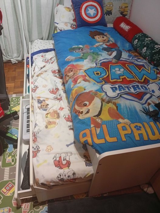 Cama com Cama de gaveta e 2 gavetas de arrumação