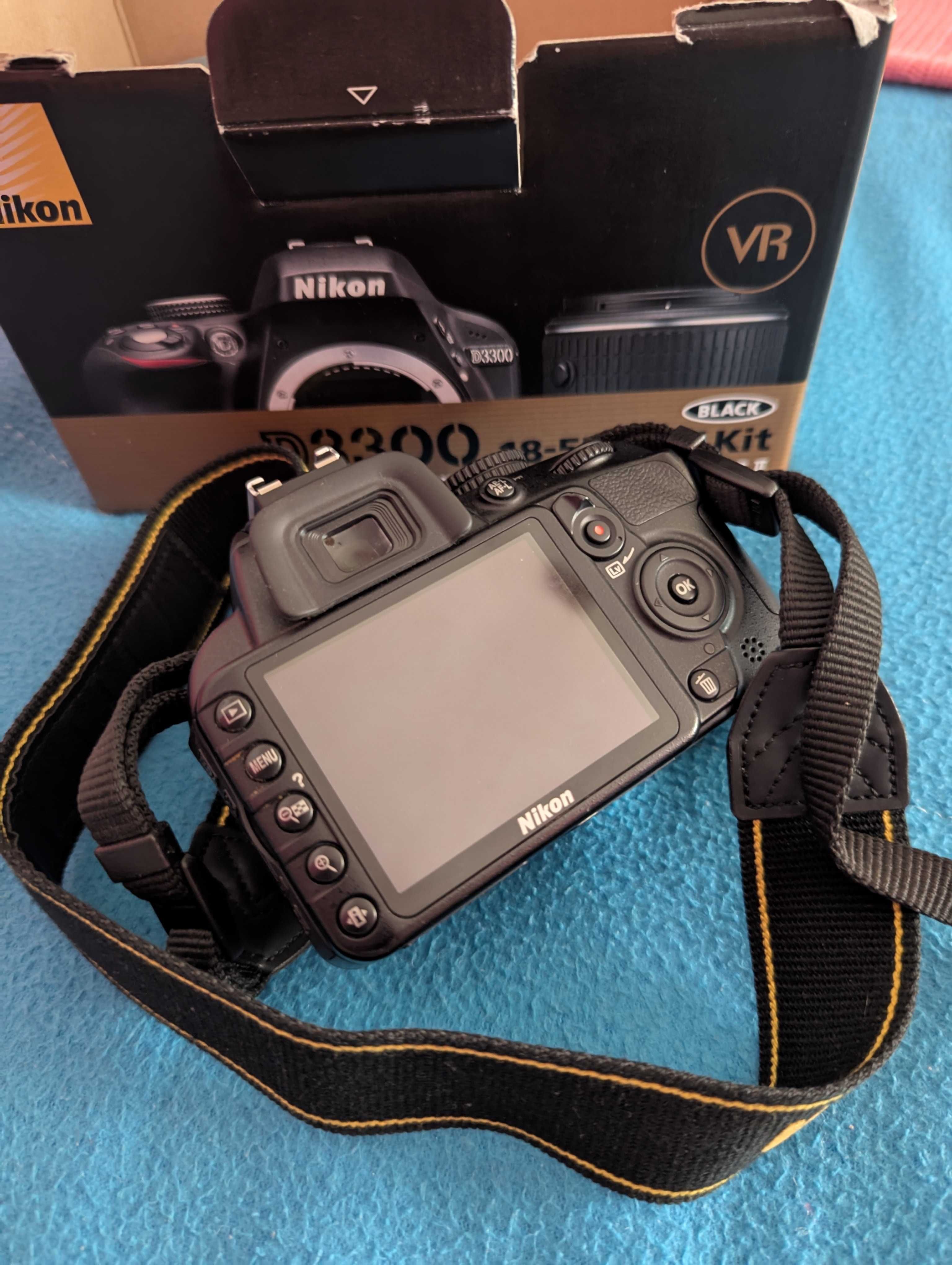 Máquina fotográfica Nikon D3100