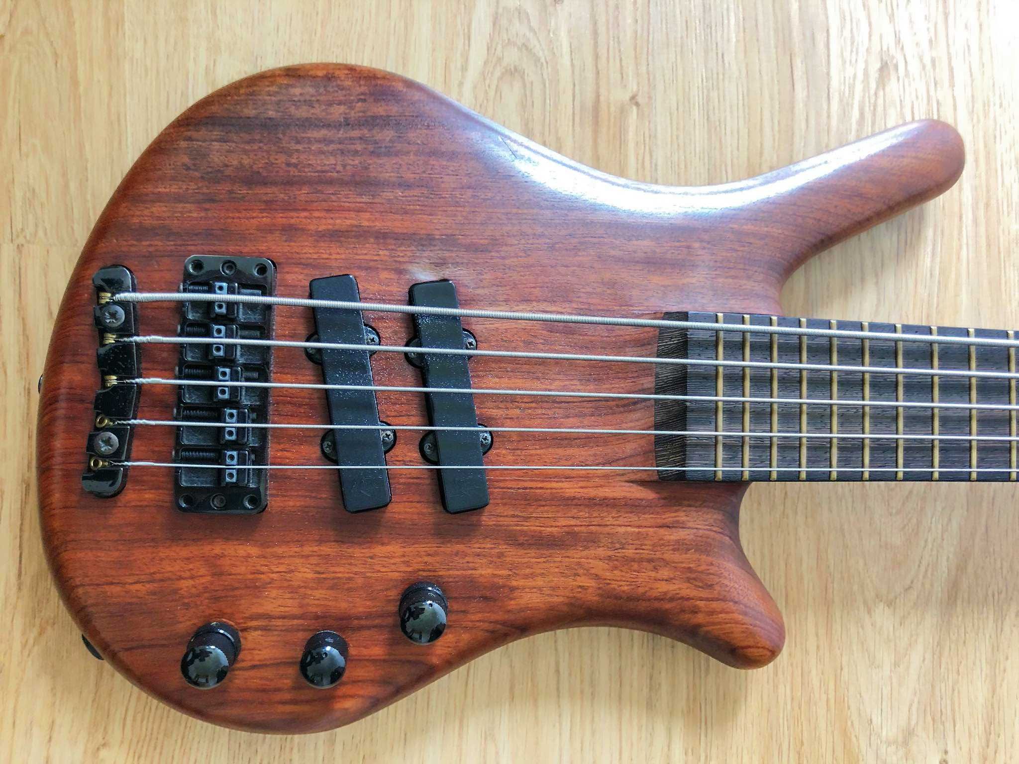 Warwick Thumb NT5 (1998, Neckthrough 5 Cordas, made in Germany)