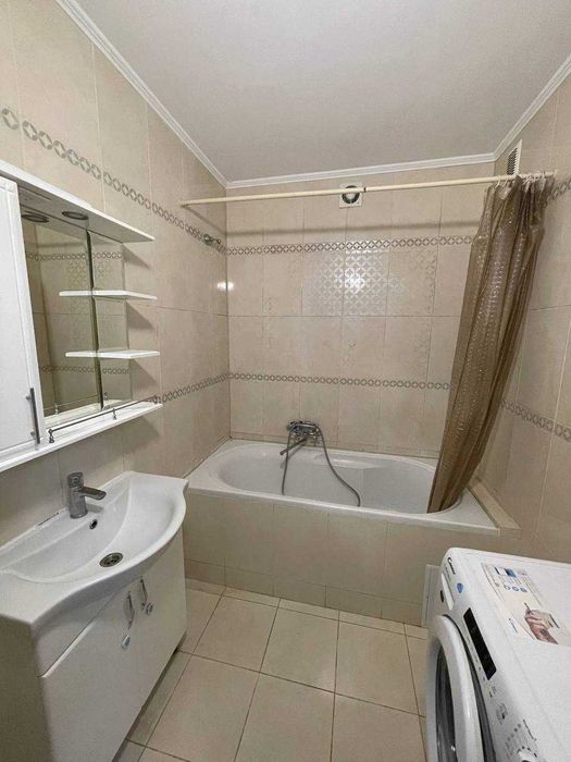 Продаж 2 к квартири Виставка