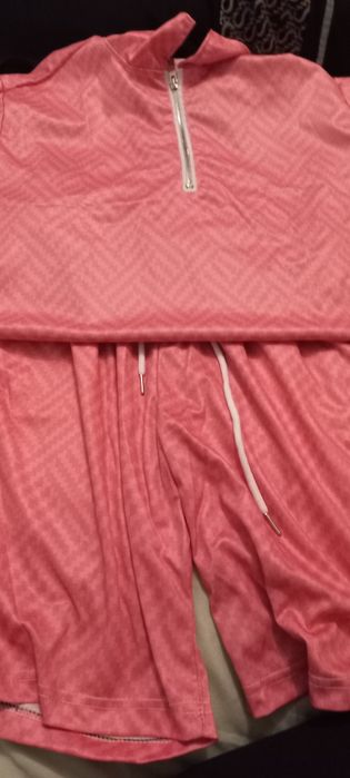 Vendo conjunto calções e t-shirt