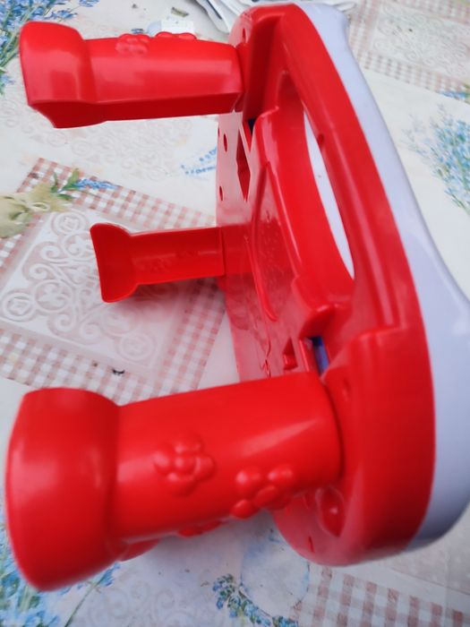 Развивающийся интерактивный музыкальный столик