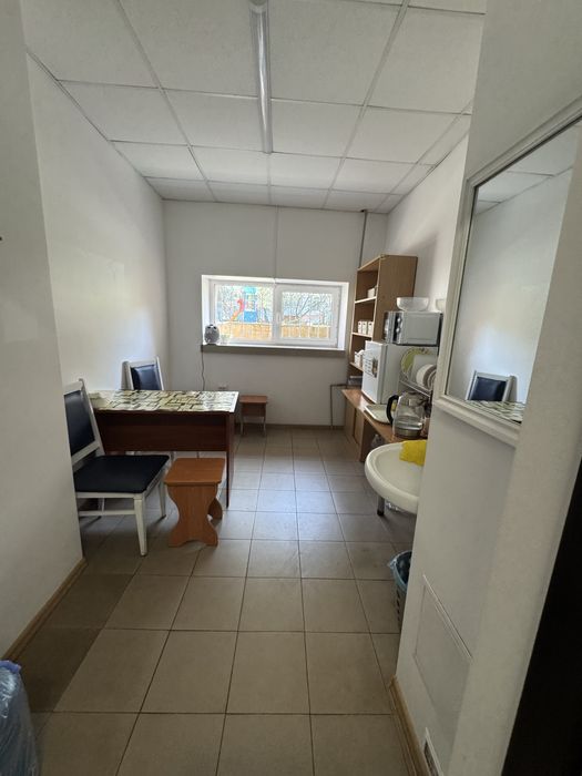 Оренда Медичний заклад Площа 250 кв.м 12 кабінетів