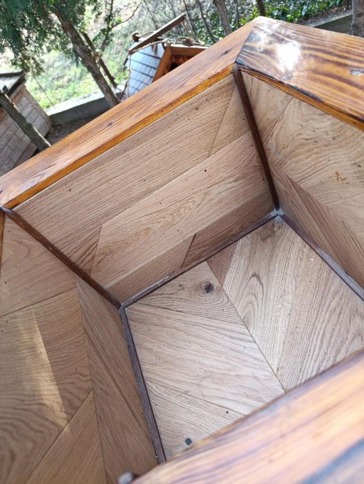 Buda dla psa unikat rzeźbiona