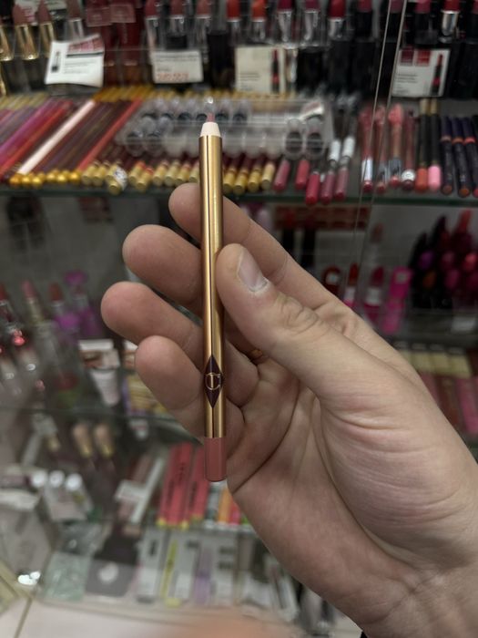 Charlotte tilbury pillow talk lip cheat