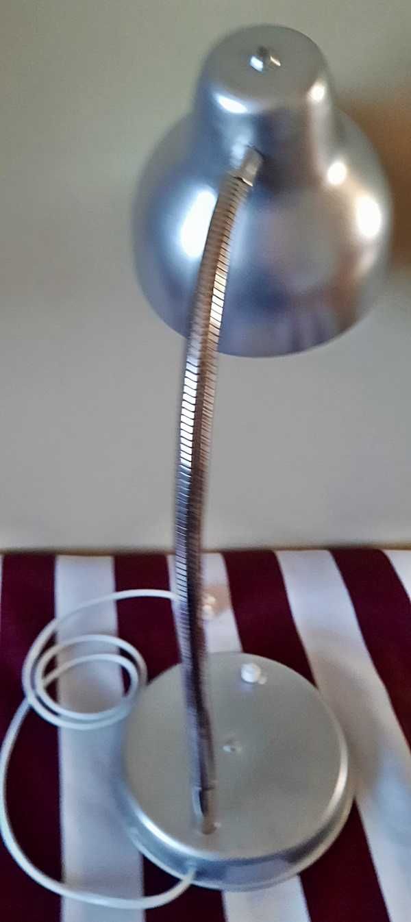 Lampa na biurko sygnowana z PRL srebrna