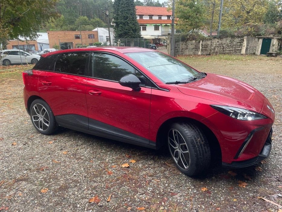 MG MG4 64 kWh Luxury