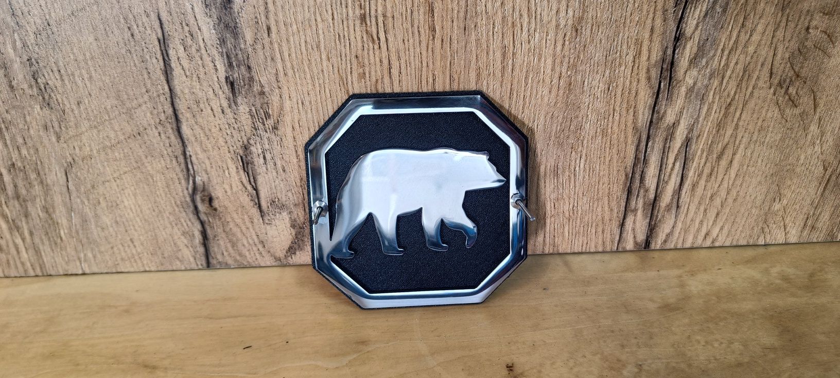 Niedźwiedź na grill Ursus c380 lub 1224 finn de luxe 912 logo emblemat