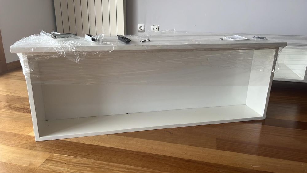 Móvel Branco de Sala em MDF com Gavetas
