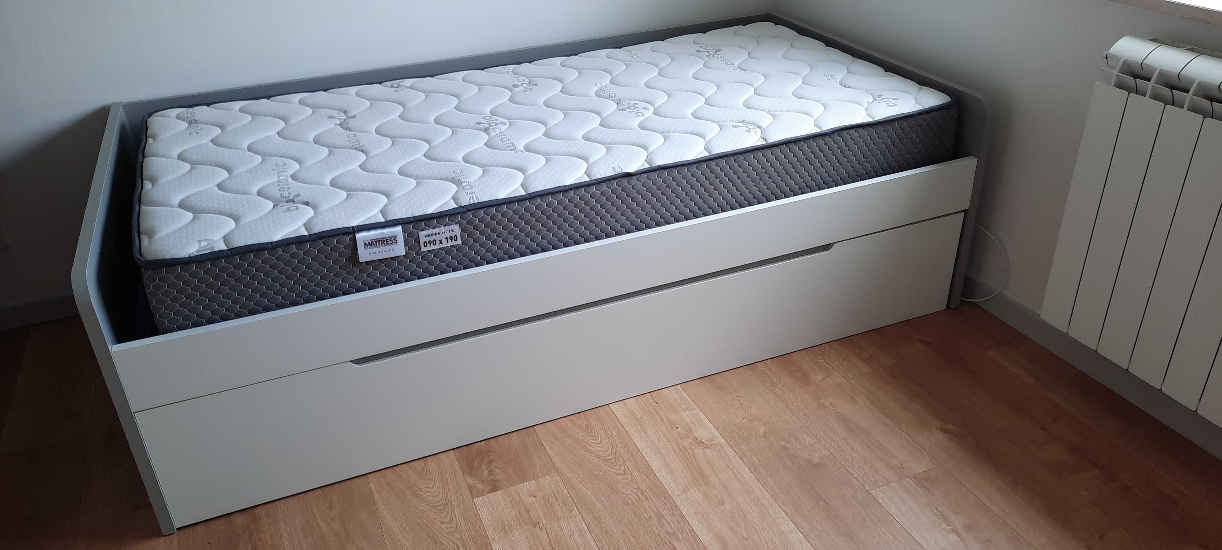 Cama Estudio Cinza/Branco