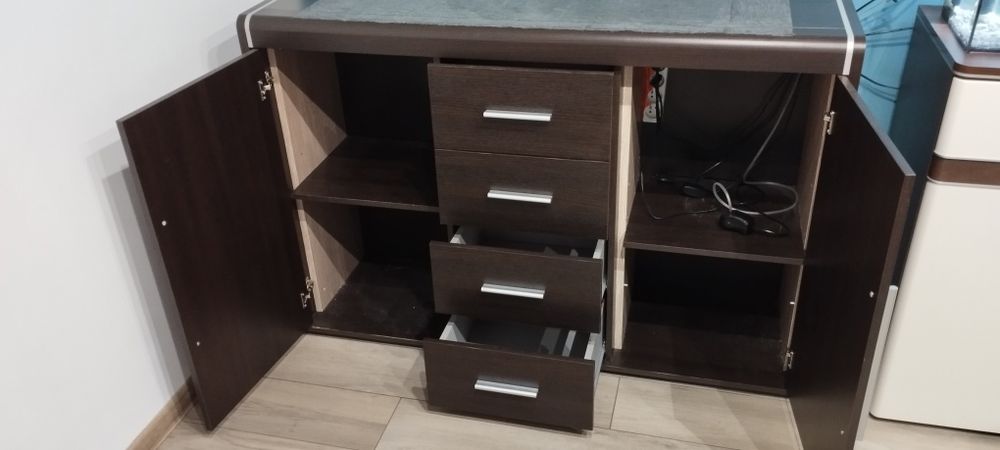 Sprzedam solidną komodę pod akwarium