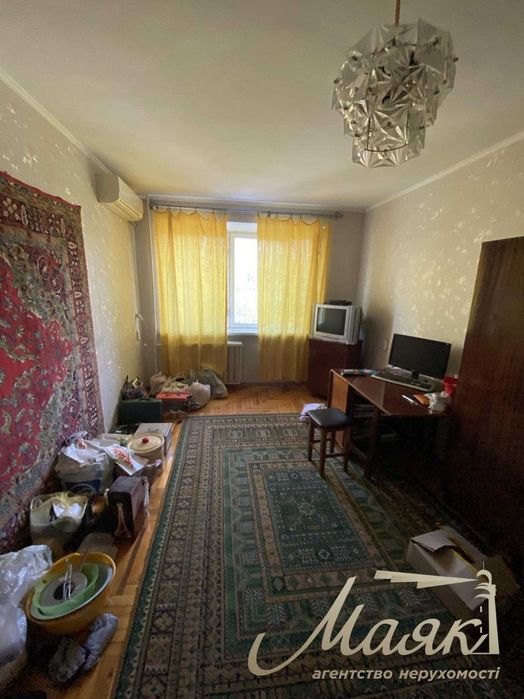 Продаж2х кінатної кварири Космос