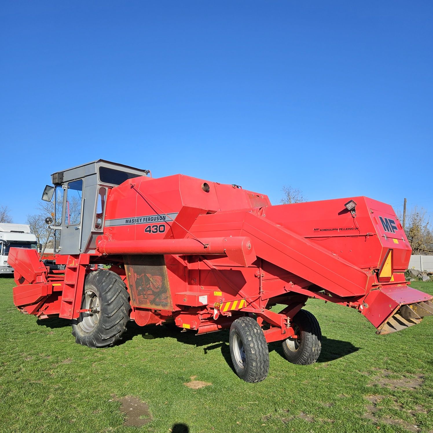 Комбайн Massey ferguson 430 20 з Фінляндії