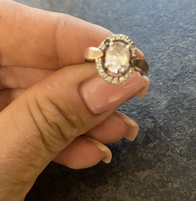 Продам колечко срібне з золотою вставкою