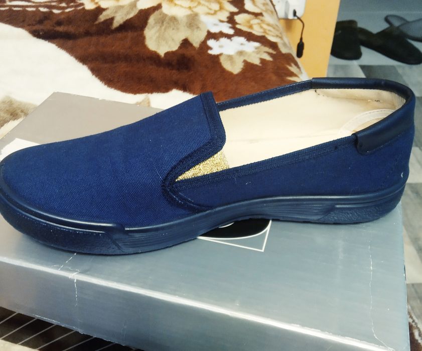 Продам мокасины женские