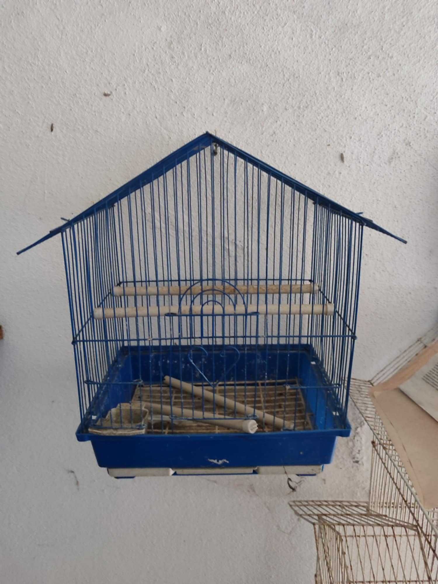 Vendo pequena gaiola