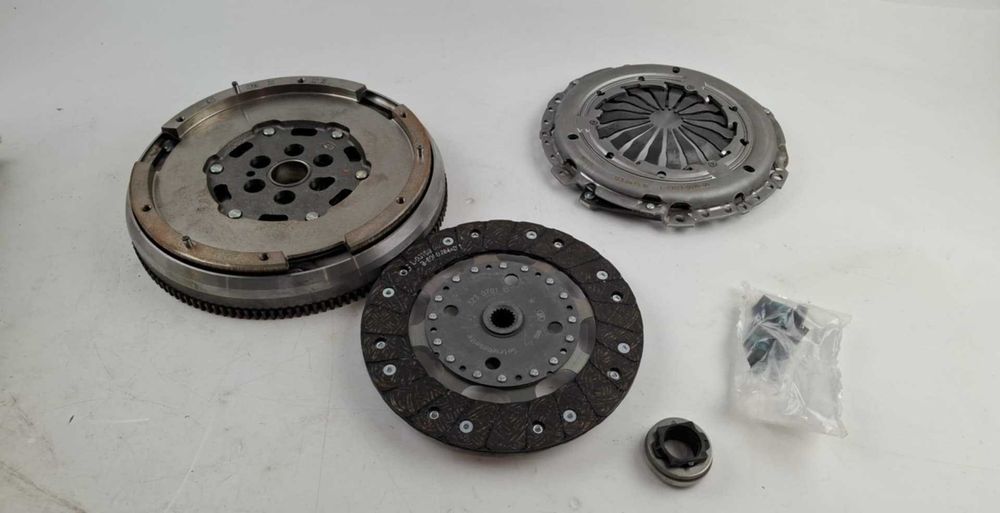 Sprzęgło z kołem dwumasowym LuK Berlingo C2 C3 C4 PEUGEOT/PARTNER