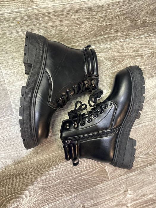 Демисезонные женские ботинки