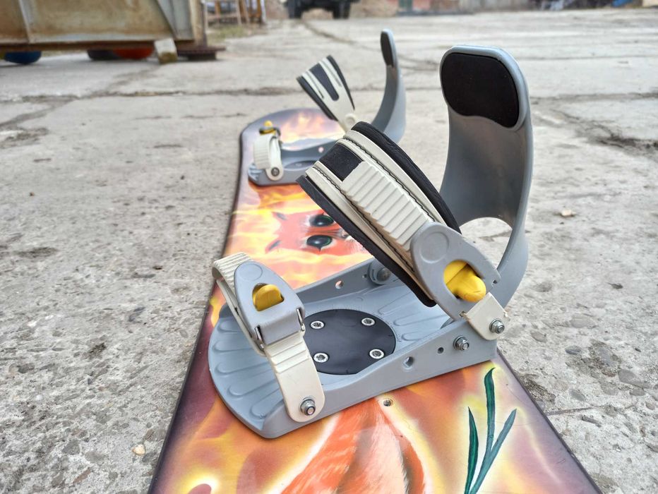 Deska snowboardowa snowboard  Kit Cat 136 cm + wiązania