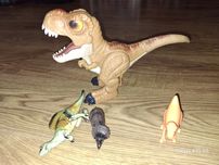 Sprzedam dinozaura interaktywnego