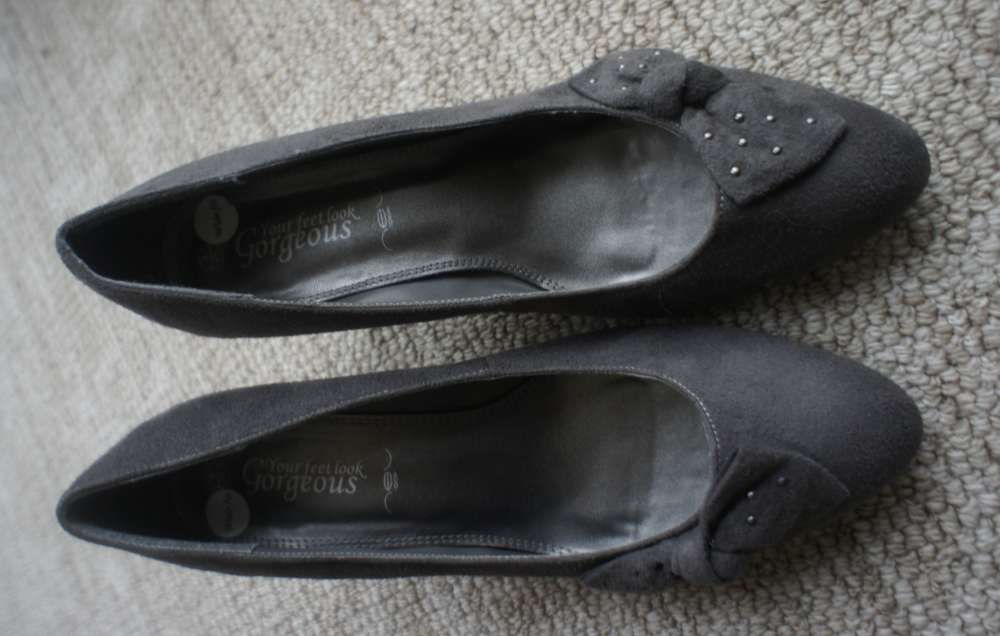 New Look- pantofle r. 41 (8), skóra- zamsz, szare- szeroka stopa