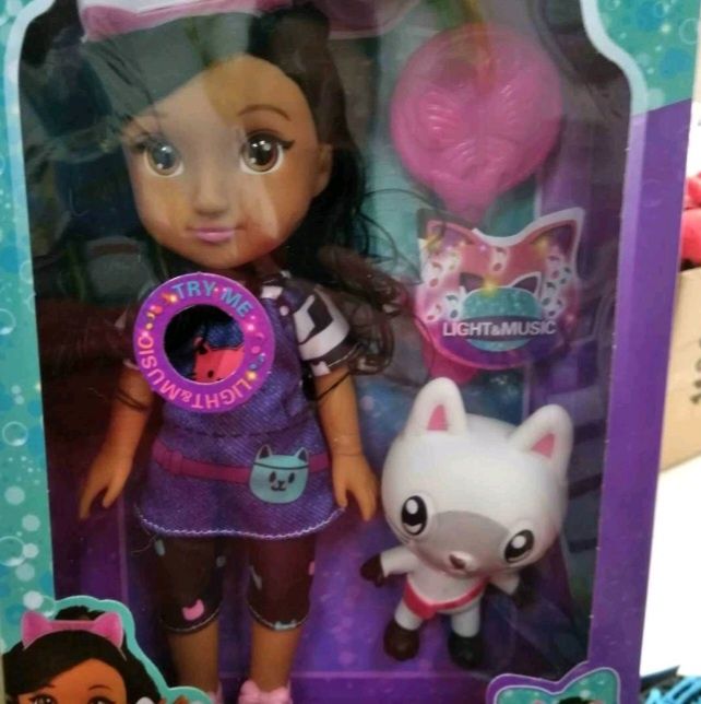 Duża grająca  lalka gabi dla dziewczynki