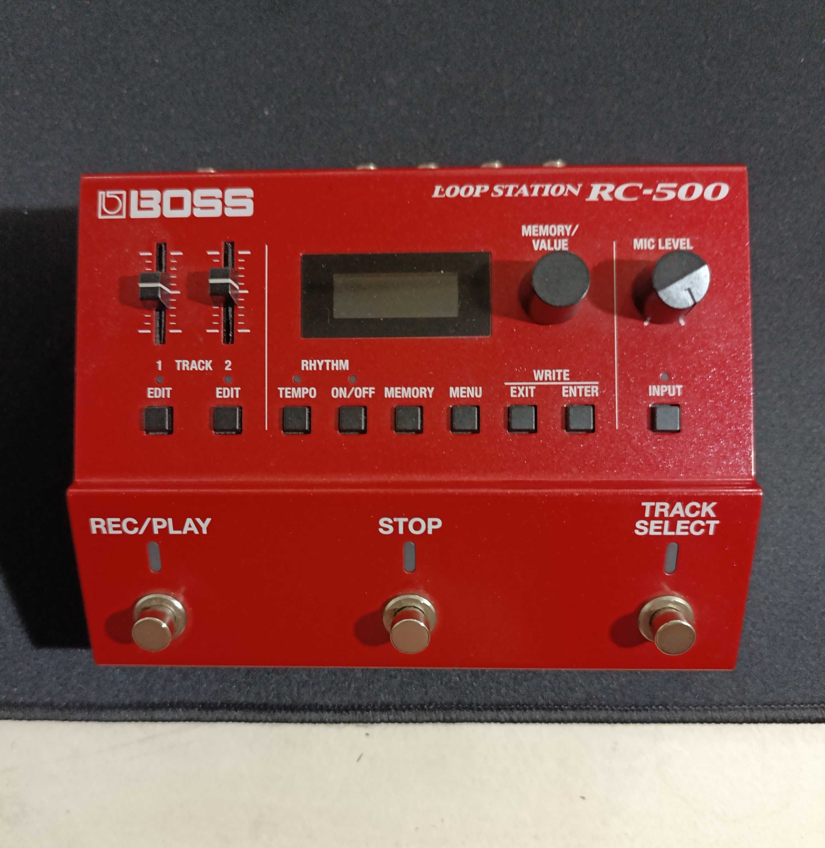 PEDAIS: Boss, Xotic, MXR, Mooer, Nobels, J. Rockett