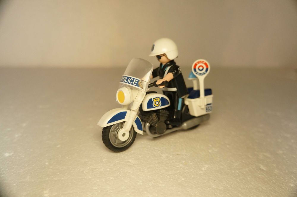 Playmobil 913 Motor Policyjny Policjant  Komisariat Playmobile