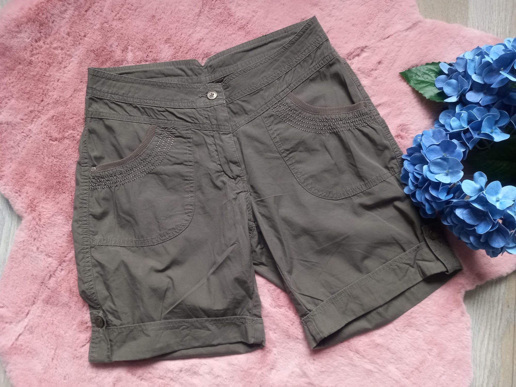 Krótkie spodenki damskie 36, 38, S,M khaki cienkie