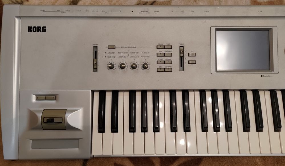 KORG TRITON (made in Japan)