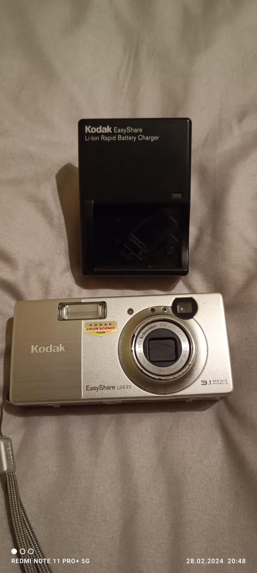 Aparat fotograficzny cyfrowy Kodak.