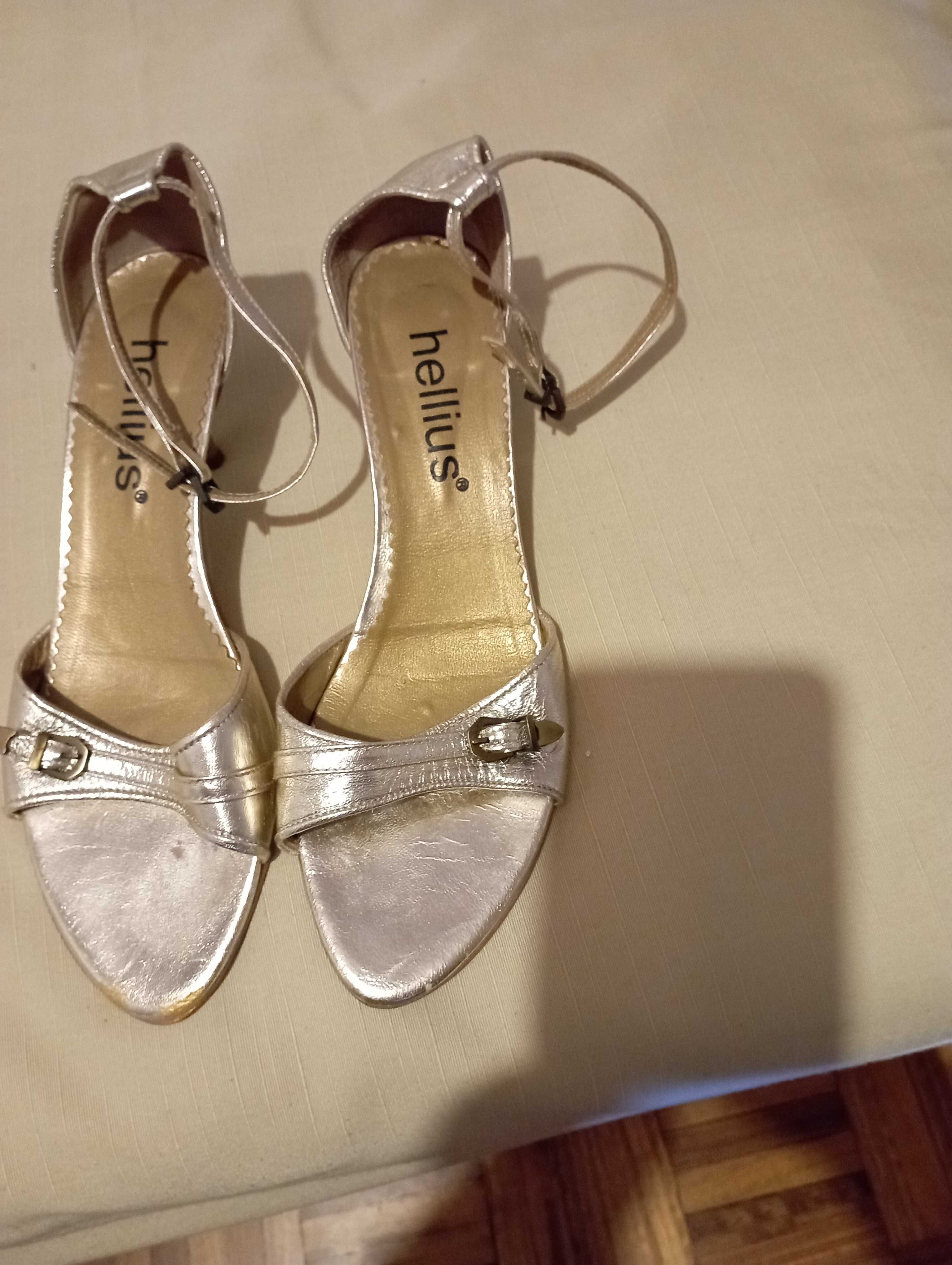 Sapatos de senhora