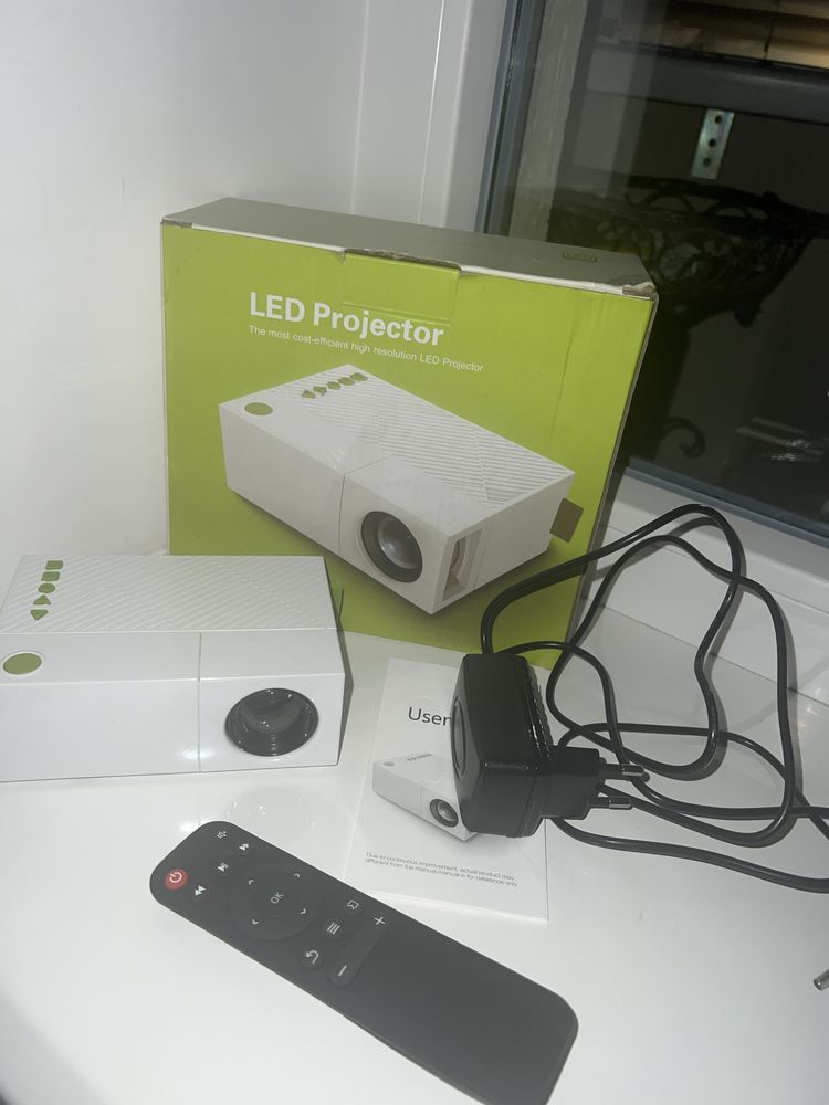 Проектор Led Projector YG310 мультимедійний