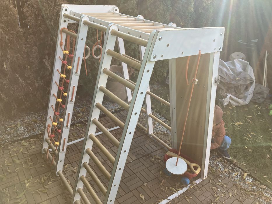 Małpi gaj dla dzieci, drewniany