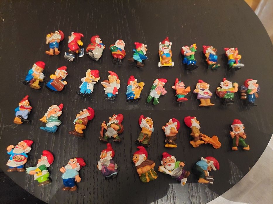 Продам фигурки супер Марио,смурфов и гномов